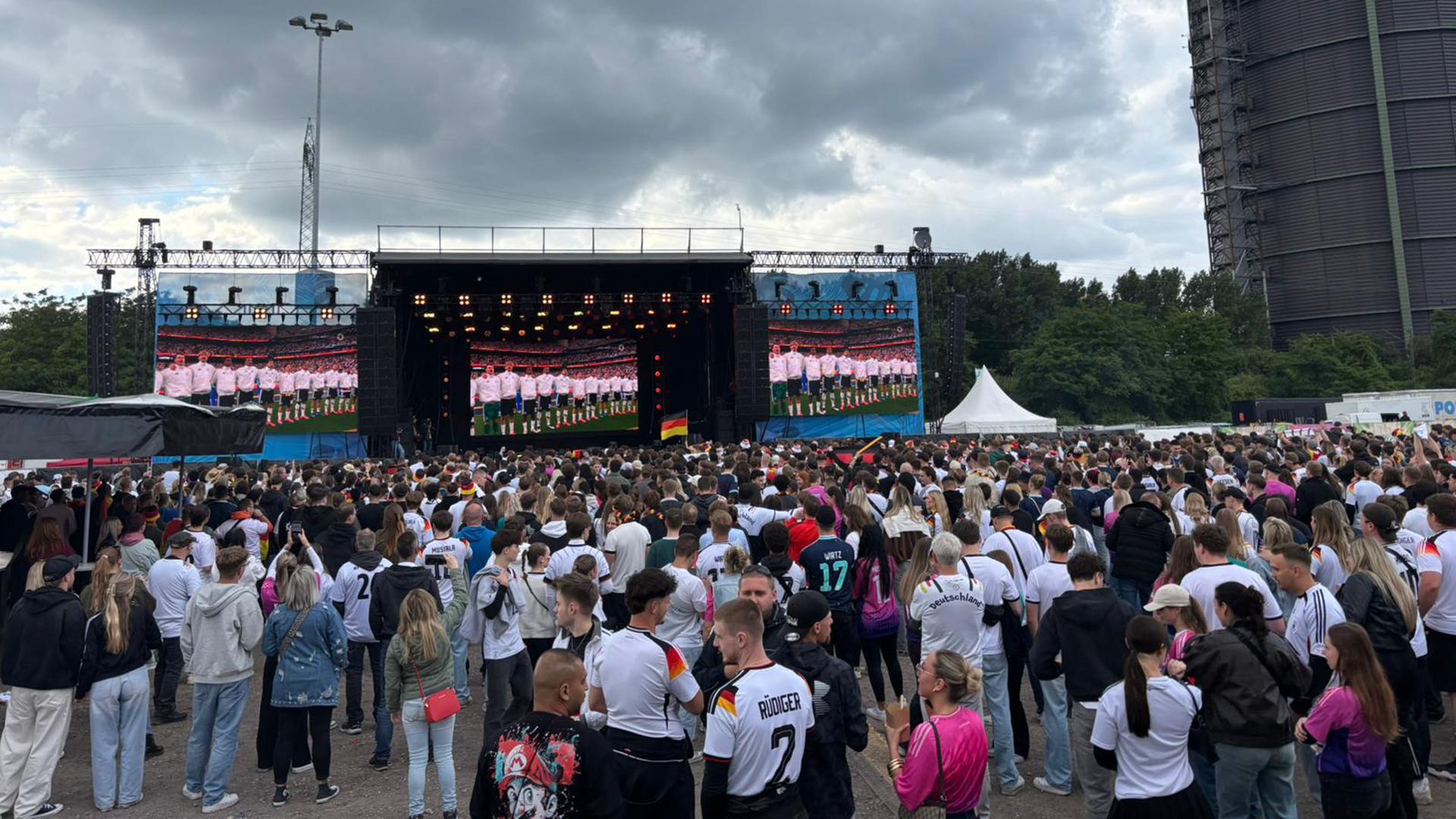 15.000 Fans beim Public Viewing in Oberhausen