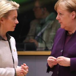 Ursula von der Leyen und Angela Merkel