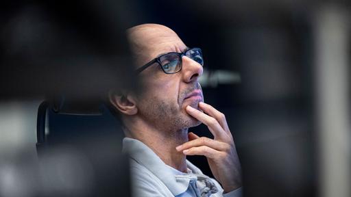 DAX fällt unter 25.000 Punkte