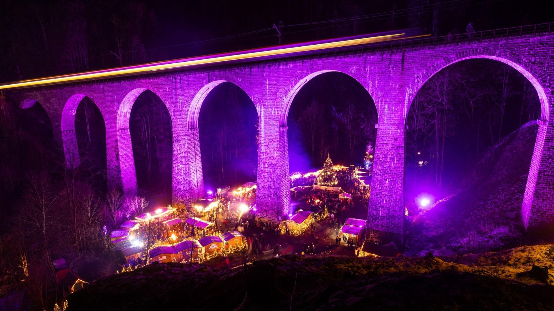 Weihnachtsmarkt Ravennaschlucht | picture-alliance / Reportdienste, dpa Bildfunk, picture alliance/dpa | Philipp von Ditfurth