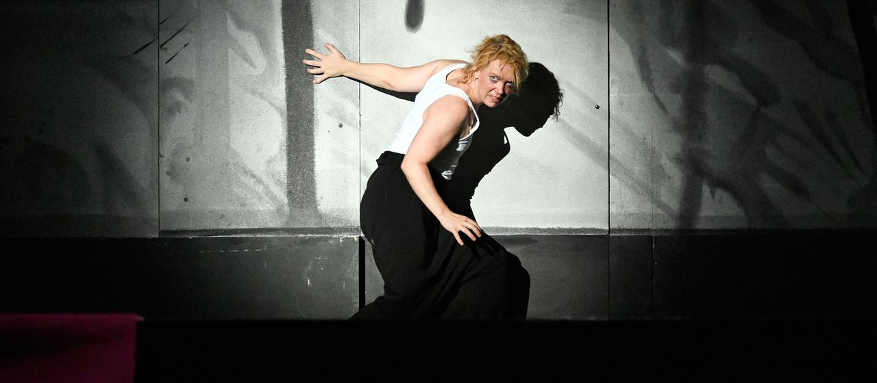Lina Beckmann ist in dem Theaterstück "Laios zu sehen.