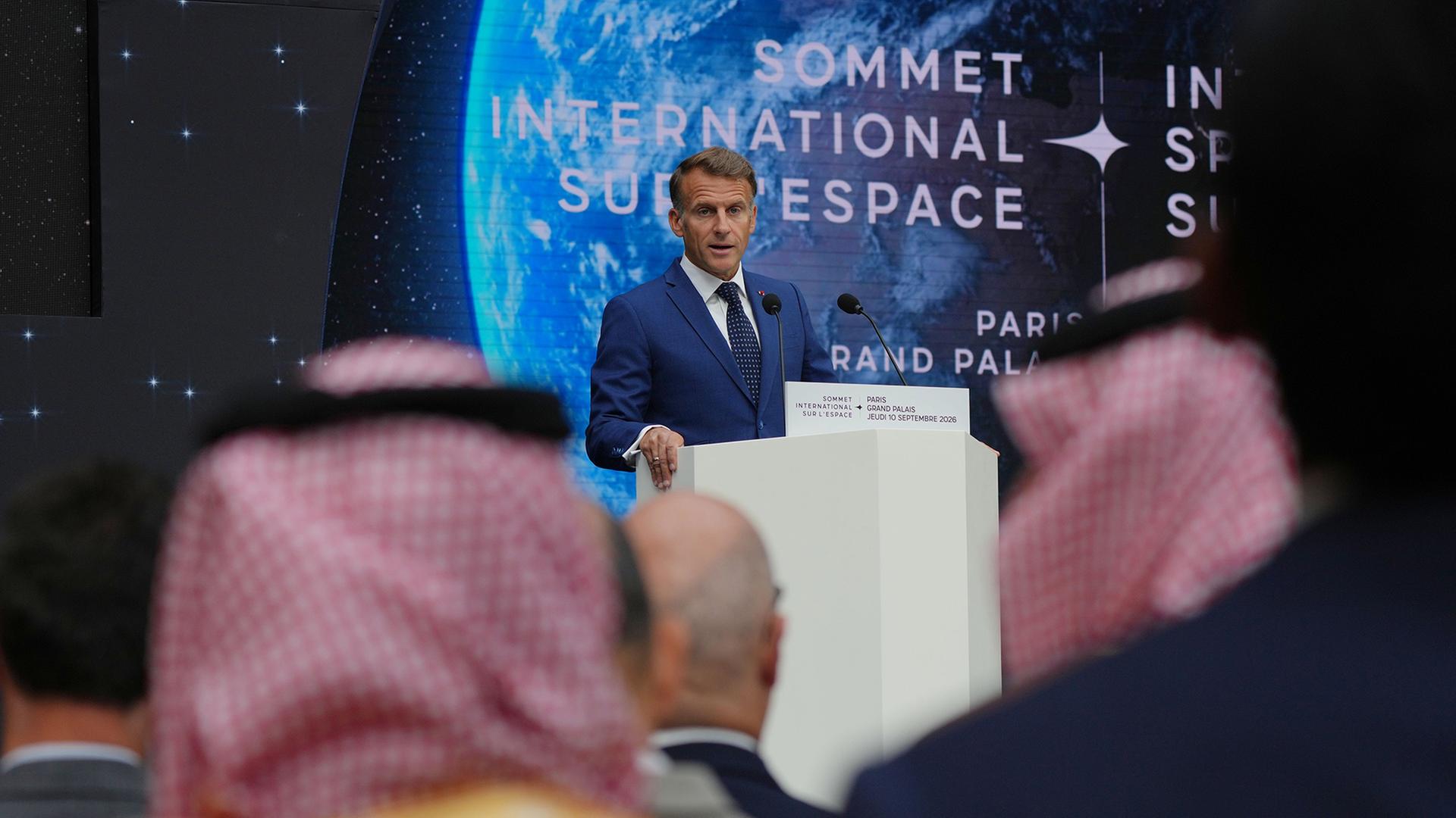 Weltraumgipfel in Paris: Frankreichs Präsident Macron macht Druck