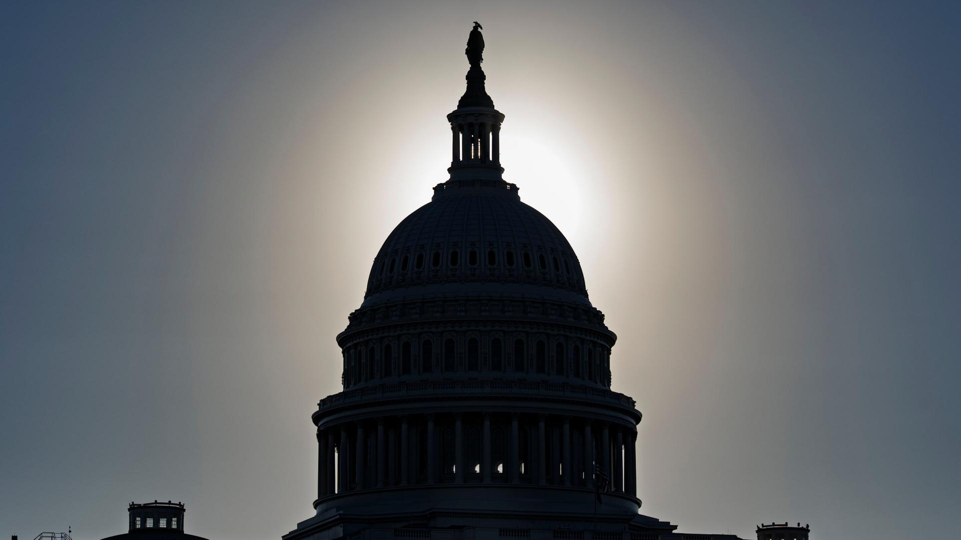 US-Capitol in Washington verdeckt die Sonne  | AP