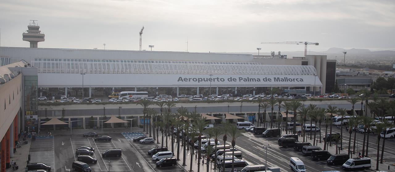 Gesamtansicht des Flughafens von Palma de Mallorca.