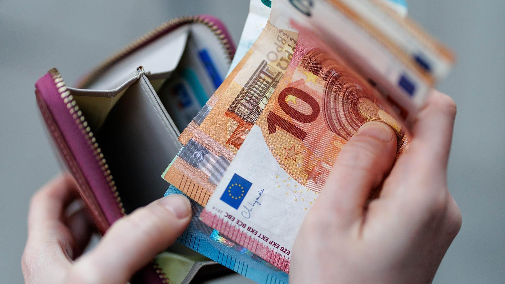 Sorgen um Geld: Frauen fühlen sich finanziell unsicherer