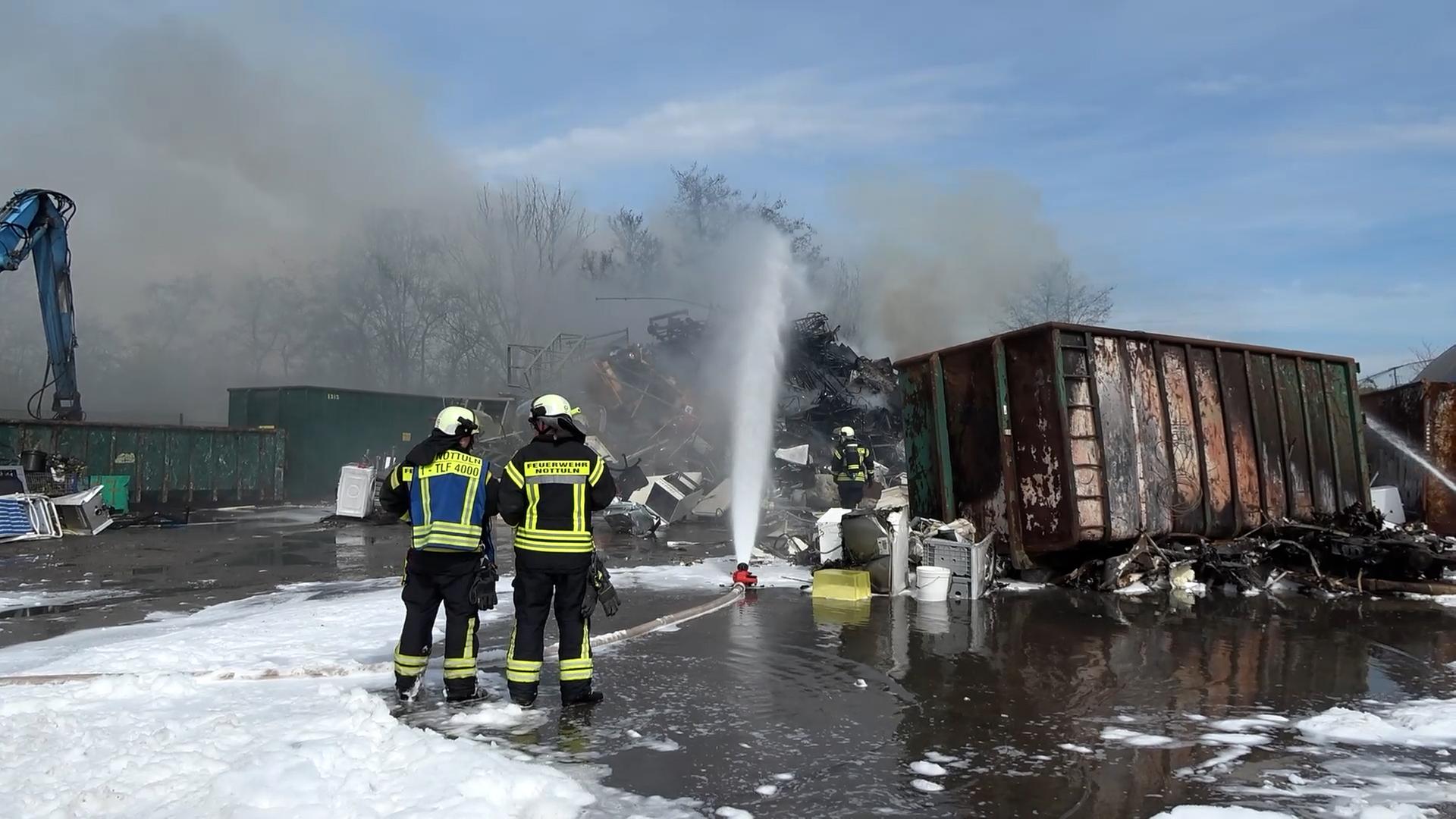 Straßensperrung nach Feuer auf Schrottplatz in Nottuln aufgehoben