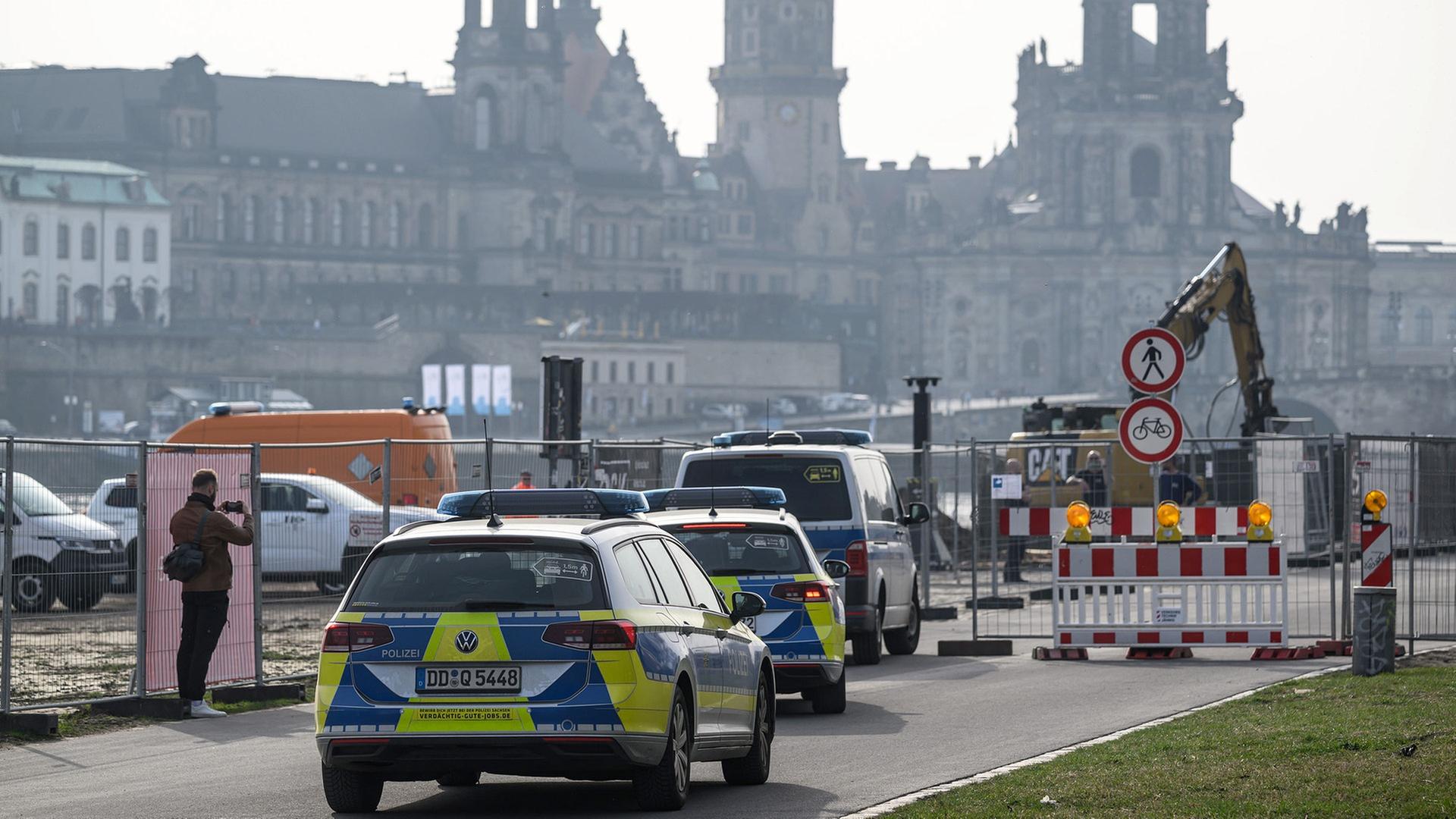 Teile der Dresdner Innenstadt nach Bombenfund evakuiert