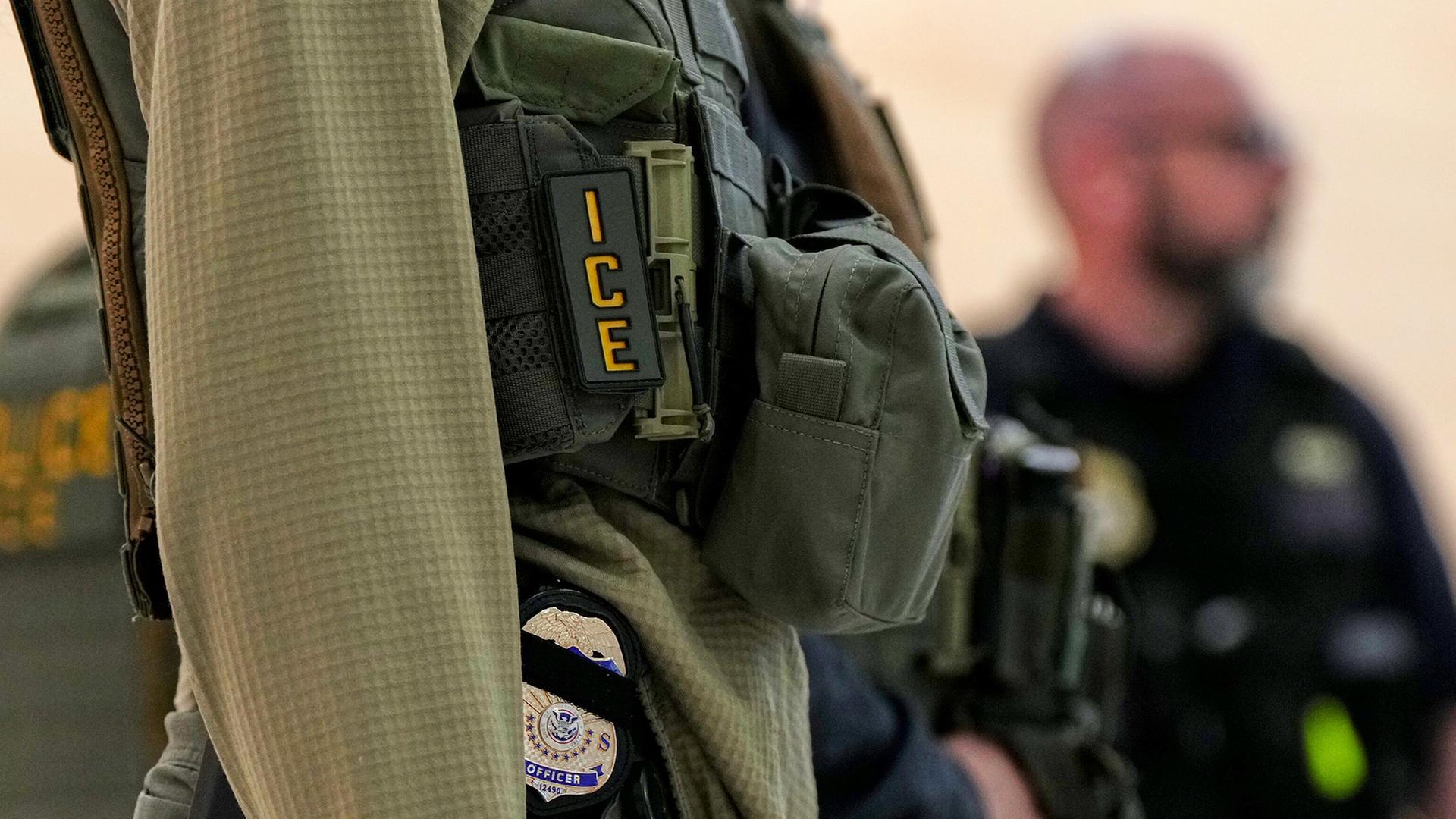 Bundesbeamte der US-Einwanderungsbehörde 