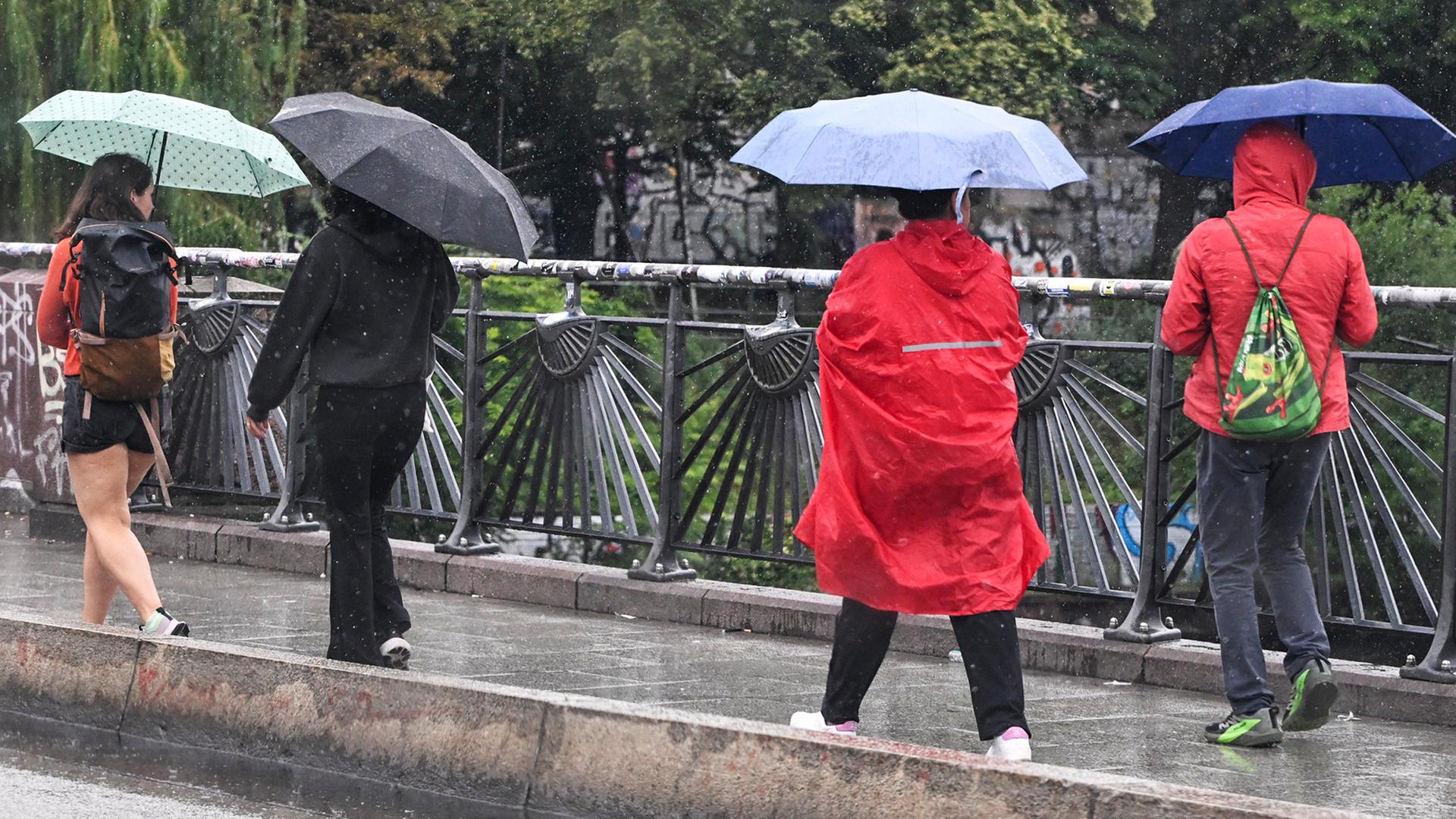 Wetterdienst warnt vor Starkregen im Norden und Osten des Landes
