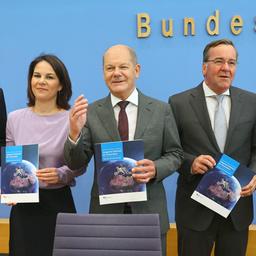 Christian Lindner, Annalena Baerbock, Olaf Scholz,  Boris Pistoriu, Nancy Faeser