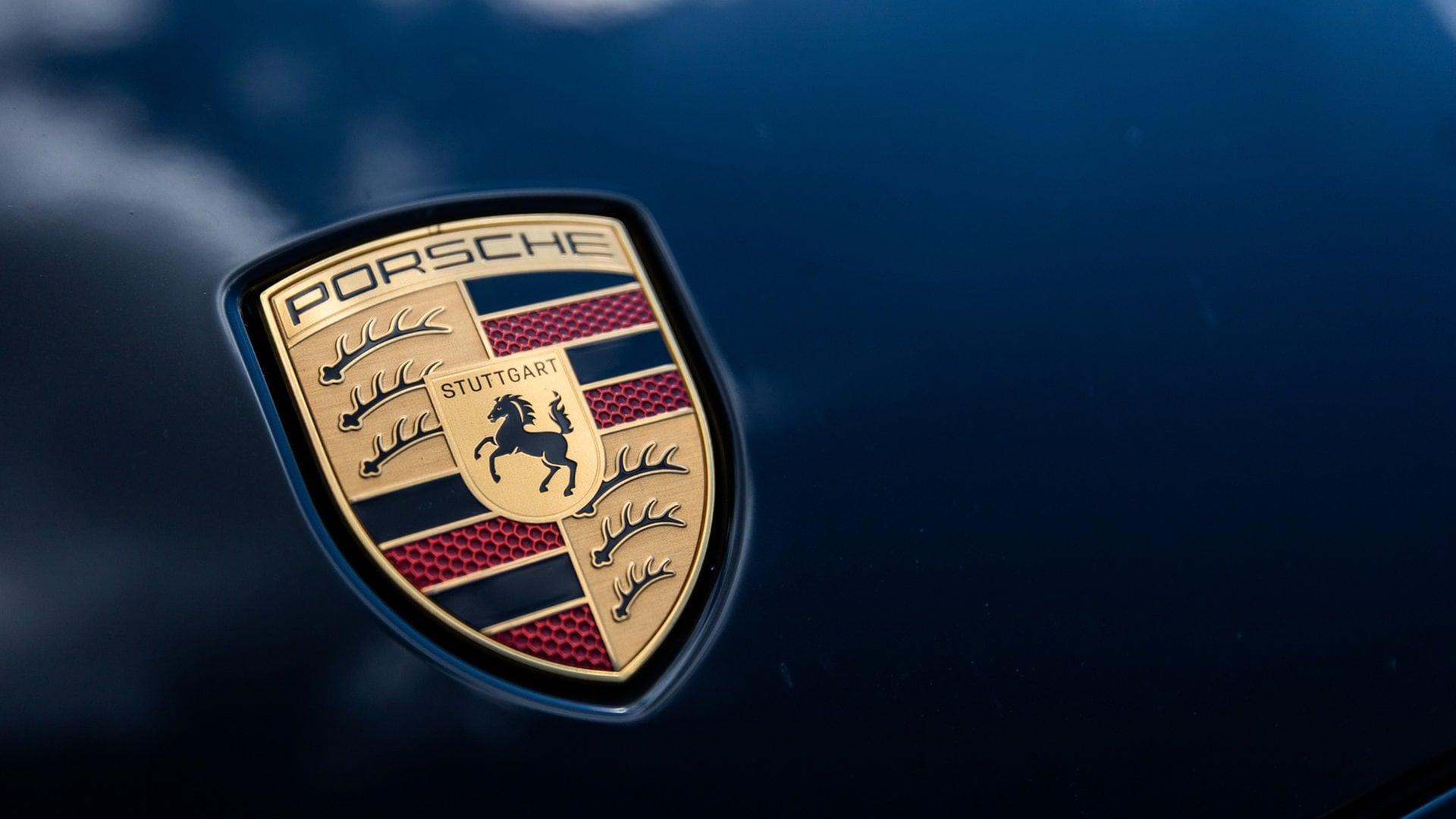 BW-Newsticker am Morgen: Porsche macht wieder Gewinn - trotz weniger verkaufter Autos, Nach knapp 150 Jahren: Produktion in Pappenfabrik Tullau eingestellt, Junge Frauen sollen Fake-Mode verkauft haben