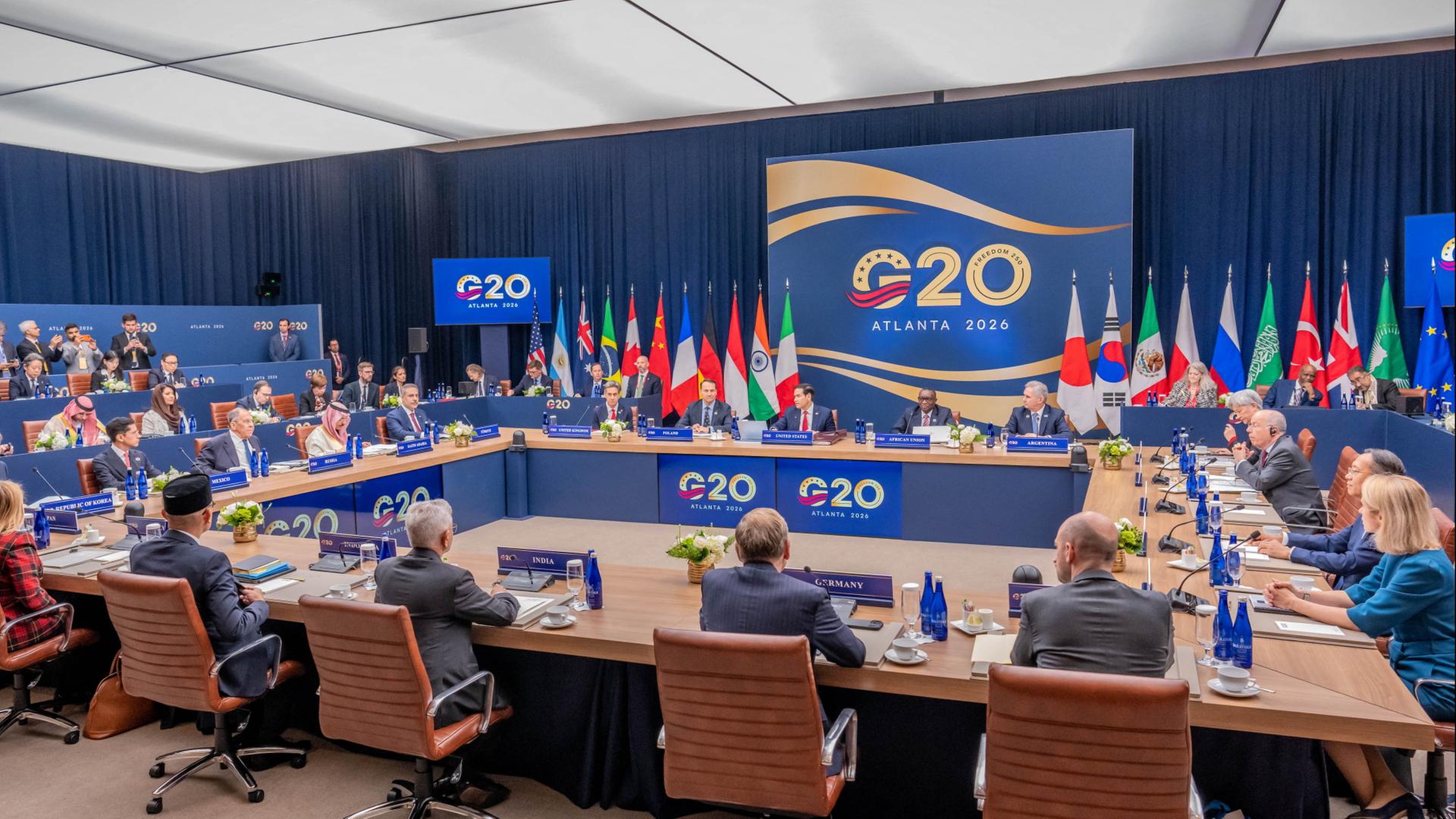 Au�enminister der G20-L�nder sitzen bei ihrem Treffen in Atlanta an einem Tisch | Michael Kappeler/dpa