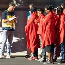 Marokkanische Migranten kommen im Hafen von Arrecife (Lanzarote, Spanien) an.