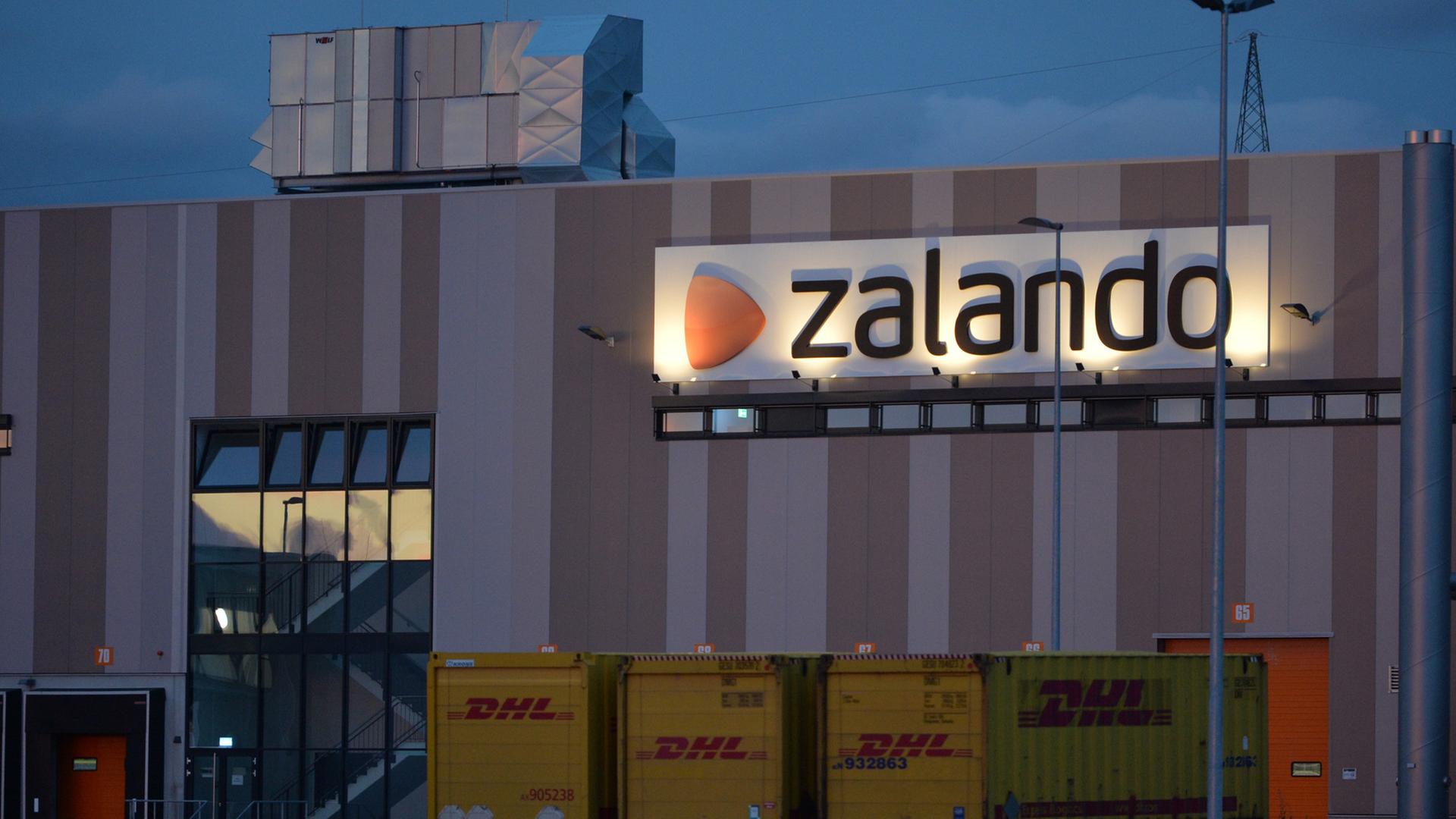 Das Logistikzentrum des Onlinehändlers Zalando in Erfurt (Thüringen).  | dpa