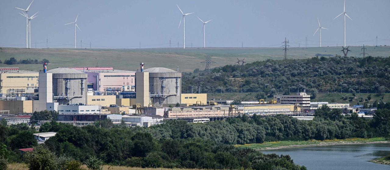 Blick auf das Kernkraftwerk Cernavoda in Rumänien.