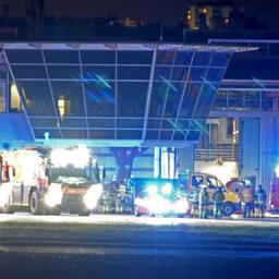 Wegen Wegen eines Kabelbrands in einem Betriebsgebäude am Flughafen Stuttgart ist der Flugbetrieb am Mittwochabend massiv eingeschränkt. Die Feuerwehr ist bis in die Nacht vor Ort im Einsatz.