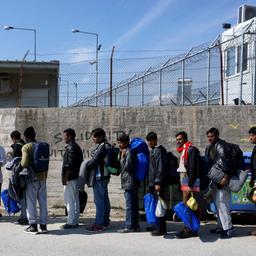 Flüchtlinge warten in Moria auf Lesbos