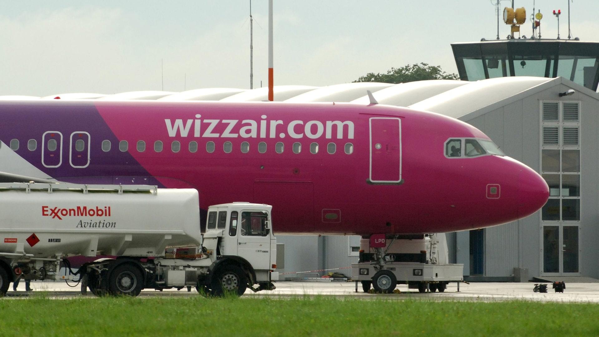 Betrunkener randaliert im Flugzeug: Applaus nach Polizeieinsatz