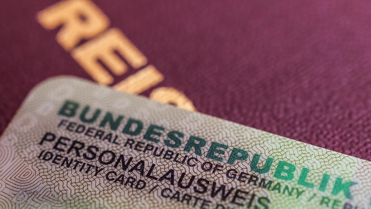 Zwei Doktortitel Im Gleichen Fach Pläne der Bundesregierung: Neue Stelle für den Doktortitel im Pass