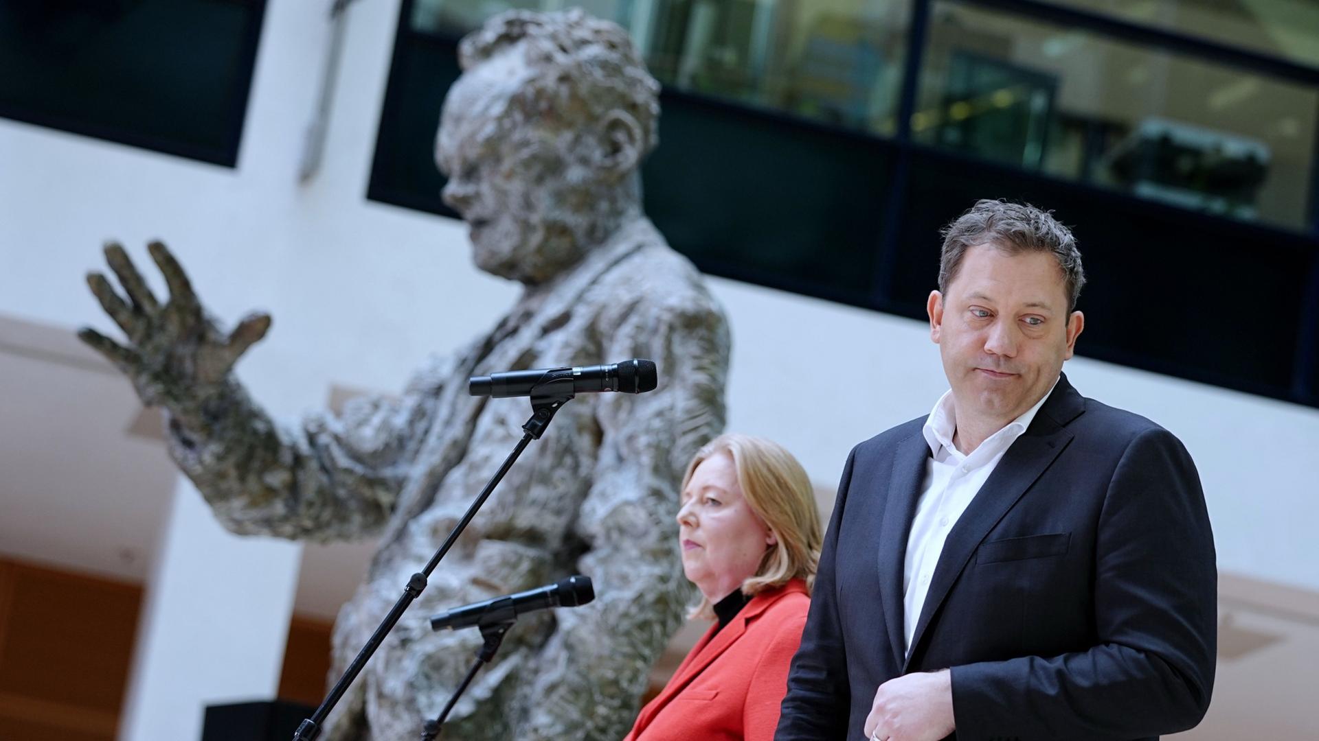 Die SPD-Chefs Bas und Klingbeil | Kay Nietfeld/dpa