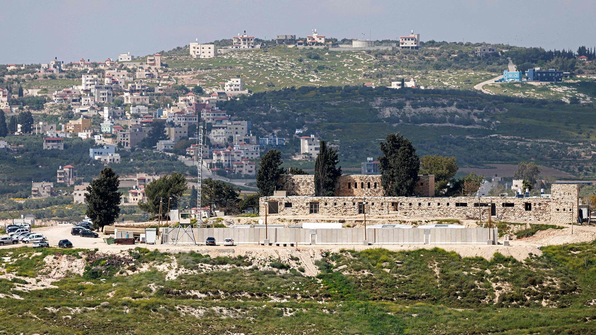 Wohnwagen in der Siedlung Sa-Nur südlich von Dschenin im von Israel besetzten Westjordanland. | AFP