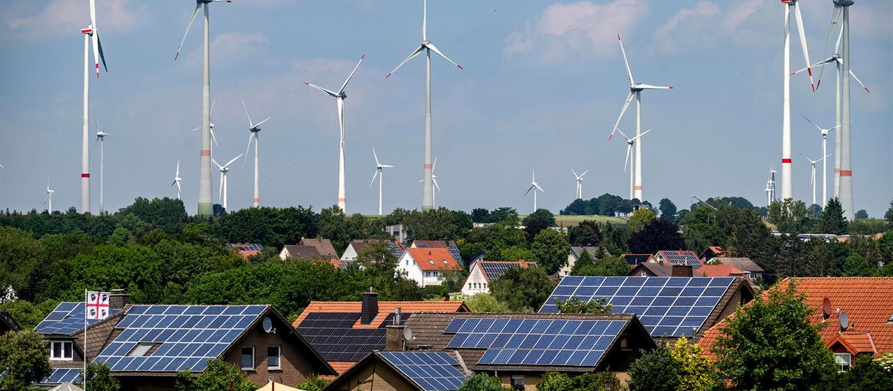 Windpark und PV-Anlagen bei Lichtenau.