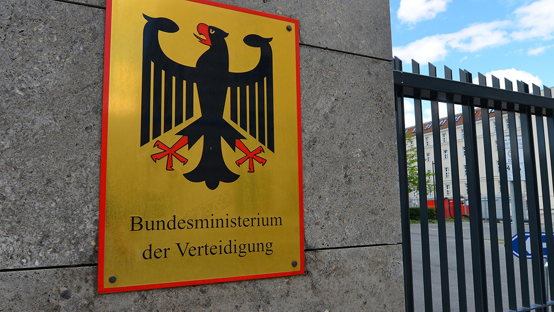 Ein Schild mit der Aufschrift 