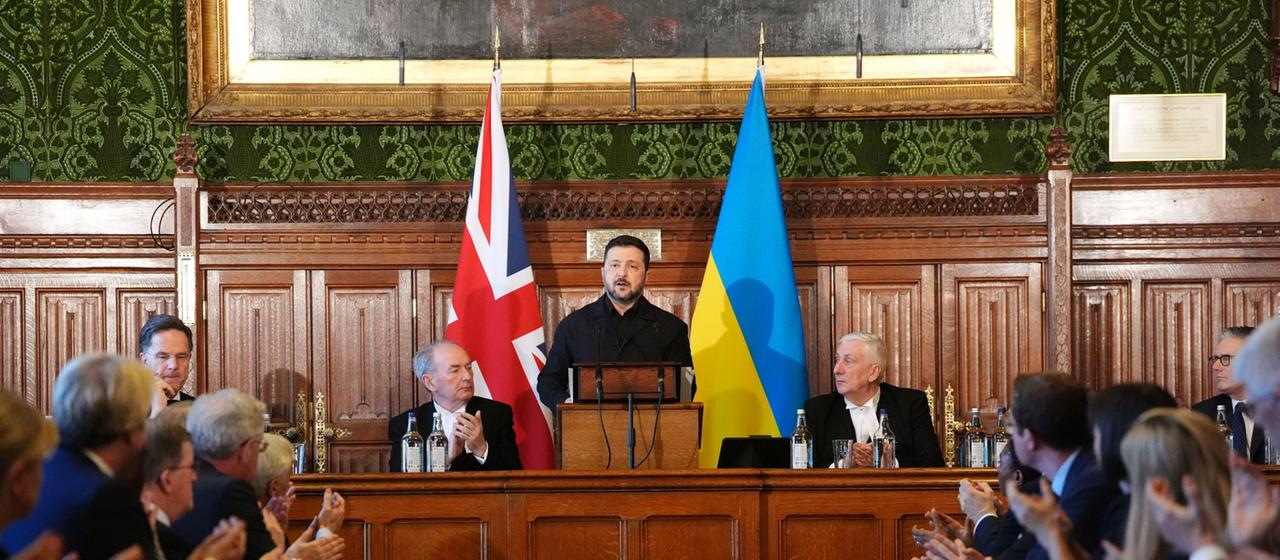 Wolodymyr Selenskyj hält eine Rede im britischen Parlament