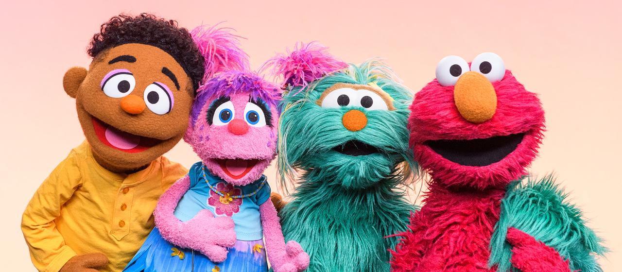 Wes, Abby, Rosita und Elmo aus der Sesamstraße.