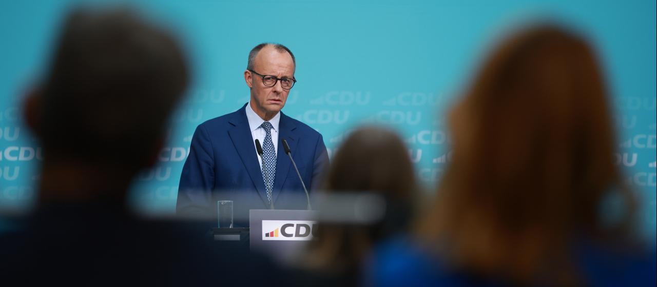 Merz bei einer Pressekonferenz in Berlin
