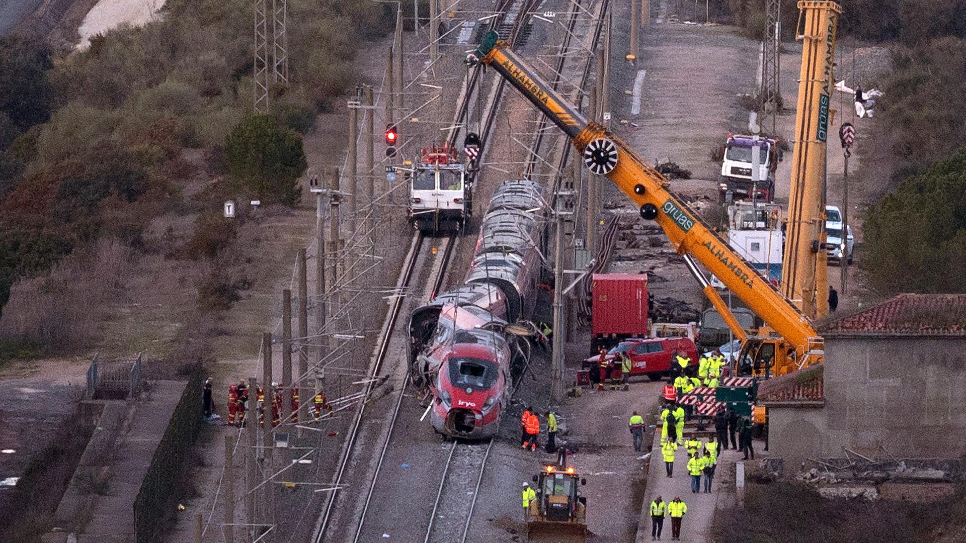 Zugunglück in Spanien: Banges Warten auf die Namen der Todesopfer