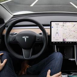 Die Autopilot-Funktion des Tesla-Modells 3.