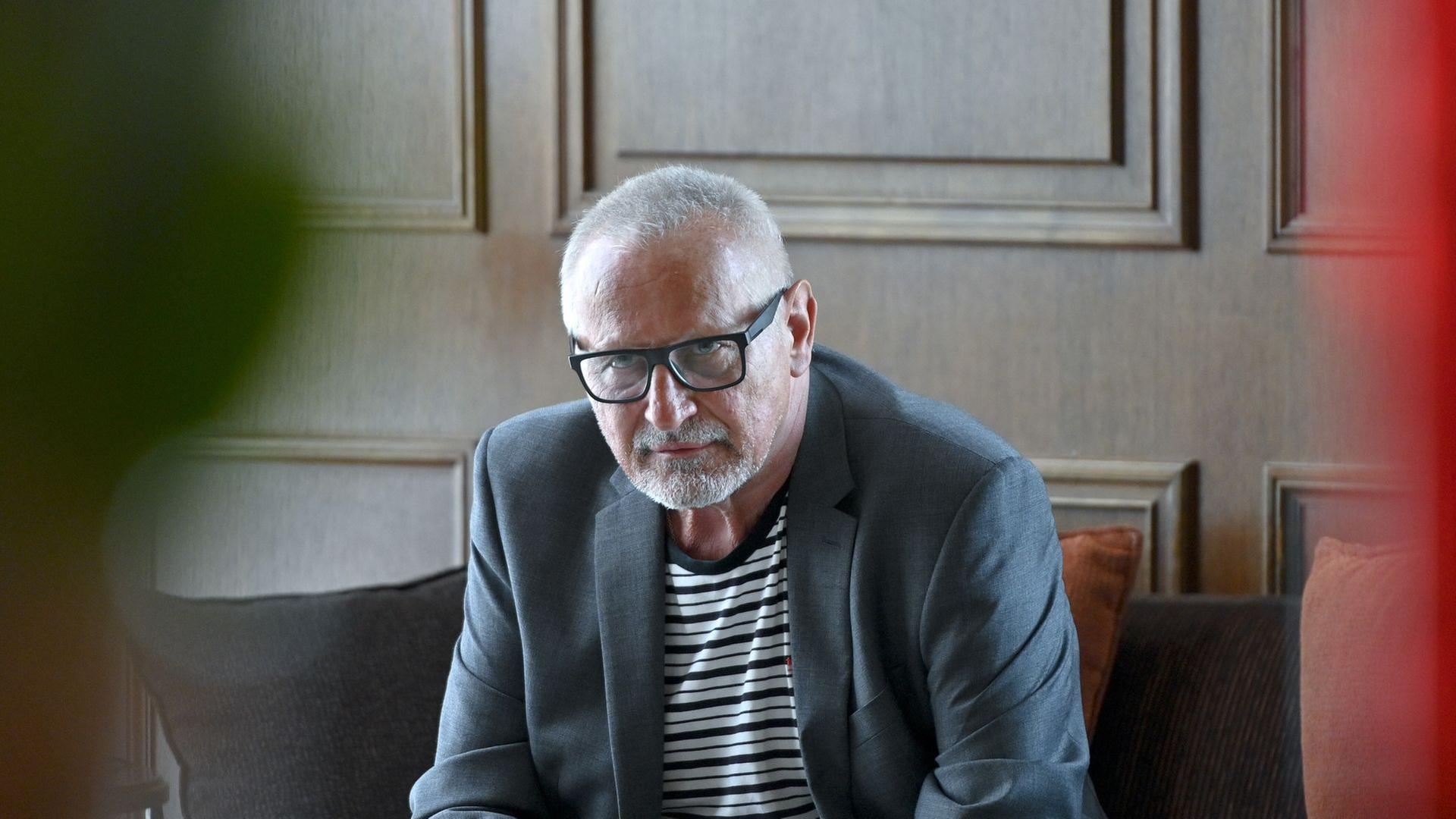 Beziehung mit Minderjähriger: der 78-jährige Konstantin Wecker sieht sich mit neuen Vorwürfen konfrontiert. | picture alliance / HERBERT NEUBAUER / APA / picturedesk.com | HERBERT NEUBAUER