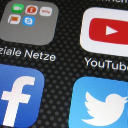 App-Logos der Internetportale Facebook, Twitter und YouTube