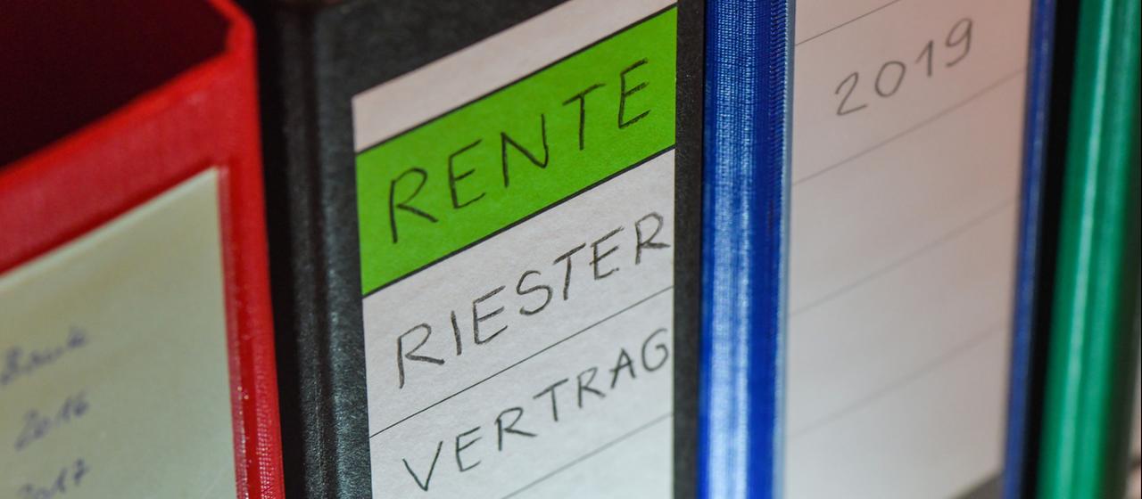 Ordner mit der Aufschrift 