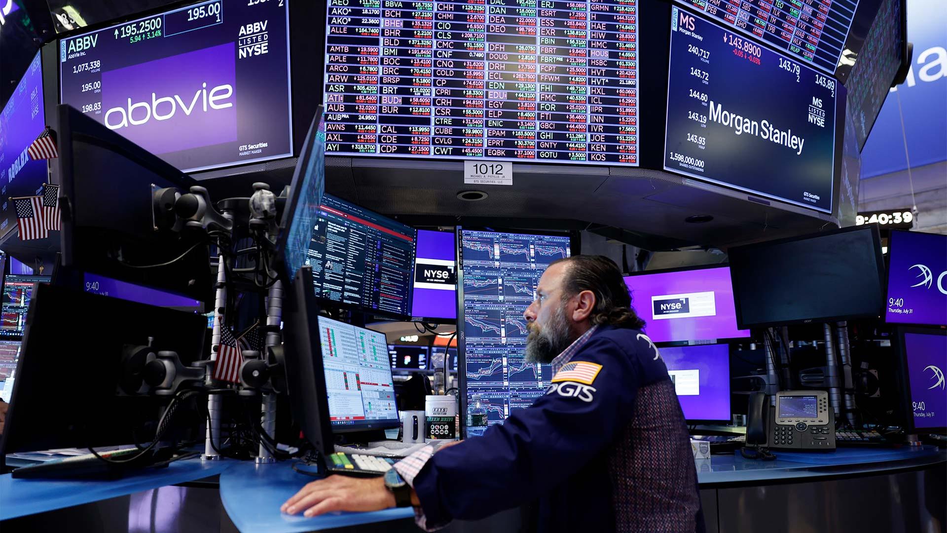 Händler an der New York Stock Exchange. | picture alliance / newscom