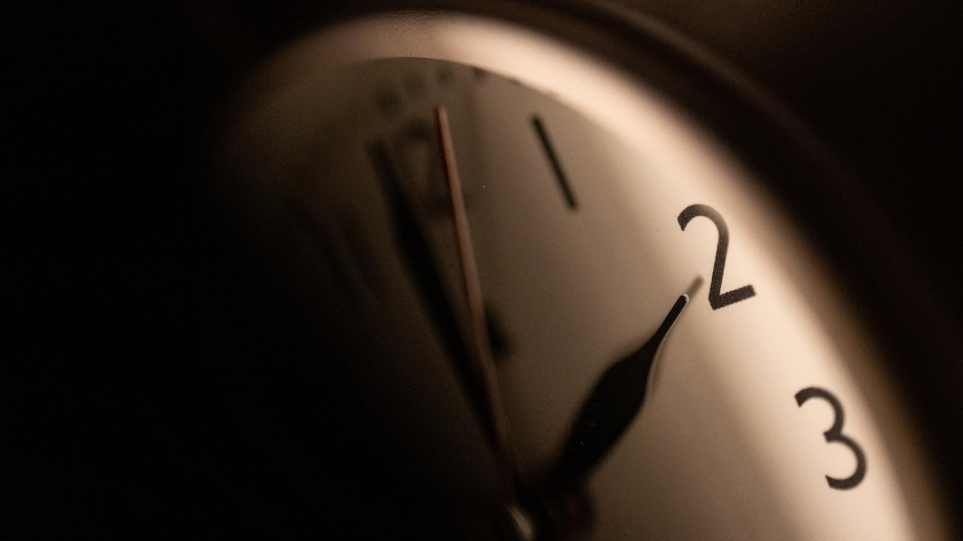 Sommerzeit beendet - Uhren um eine Stunde zurückgedreht