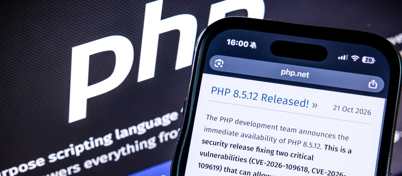 Die Website der PHP Foundation mit einem Update auf die neueste PHP-Version.