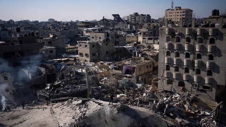 Blick (von oben) auf Zerstörungen in Rafah