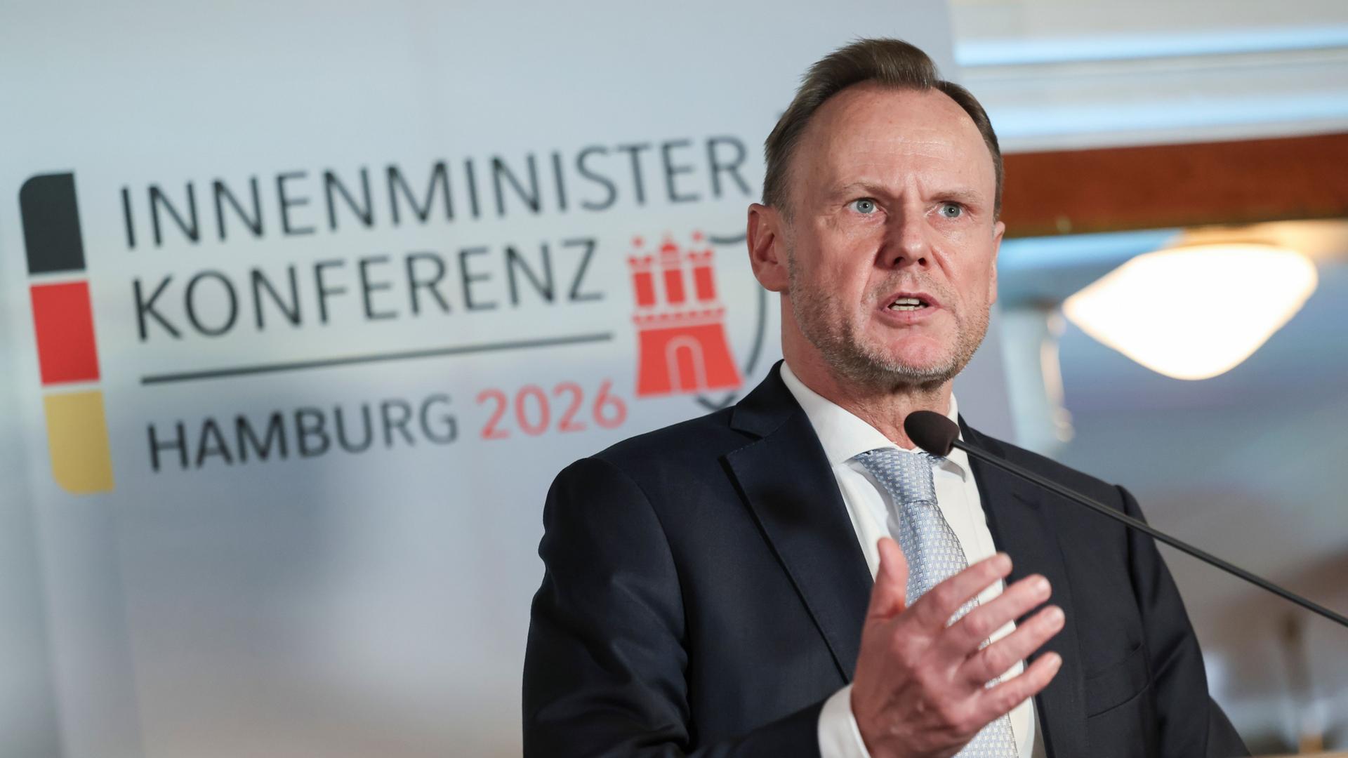 Andy Grote (Archivbild aus dem Januar 2026) | Christian Charisius/dpa