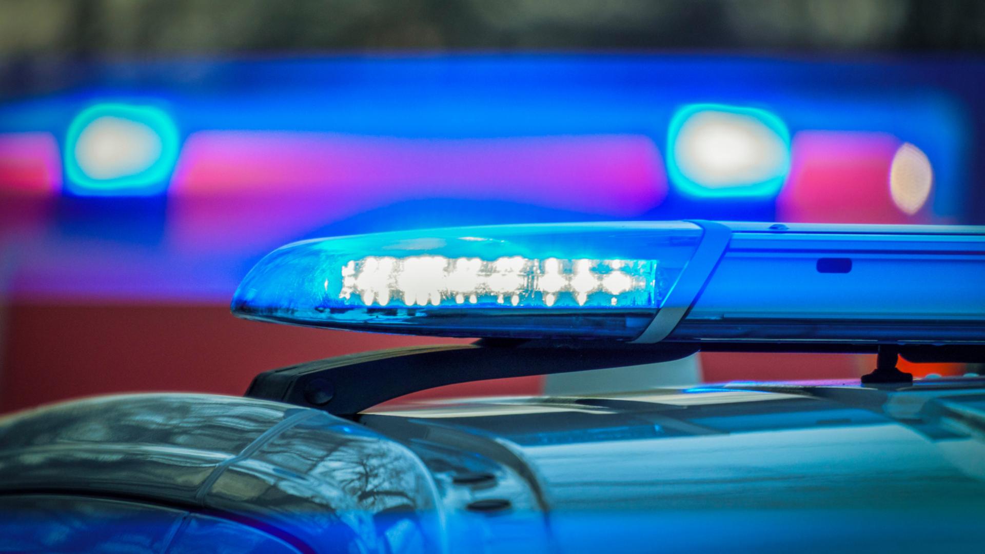 Fußgängerin von Autos erfasst und tödlich verletzt
