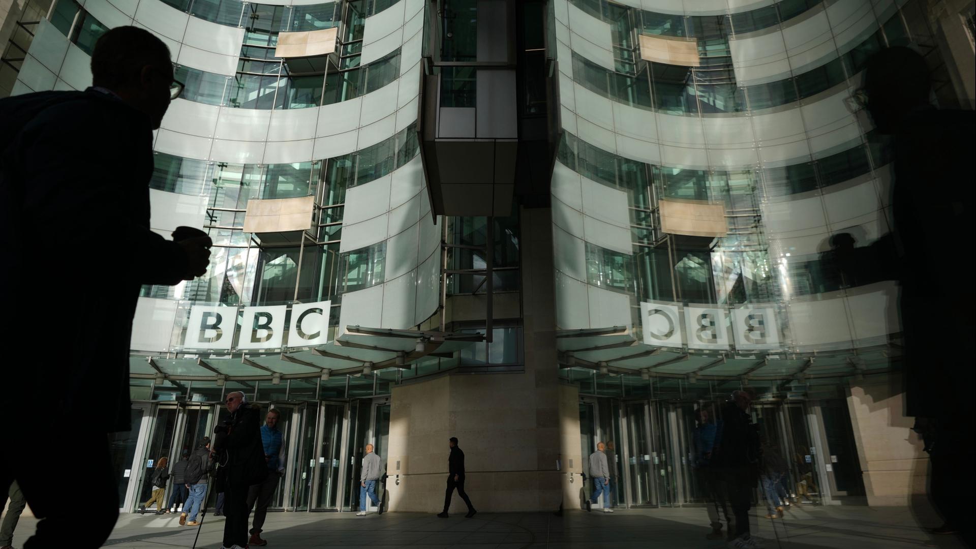 Eingang zum BBC-Hauptgebäude in London | AP