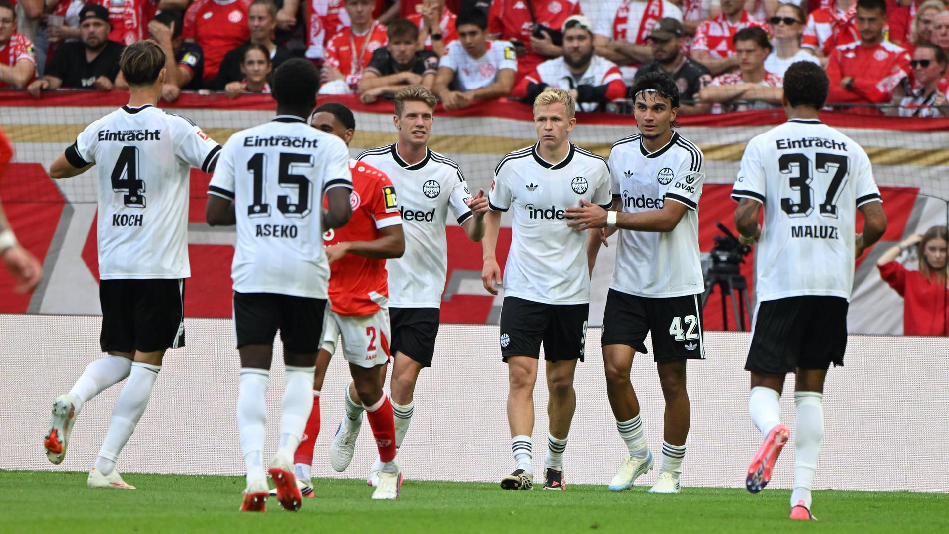 Stimmen zum Eintracht-Sieg in Mainz: "Extrem wichtig, dass wir es durchgebracht haben"