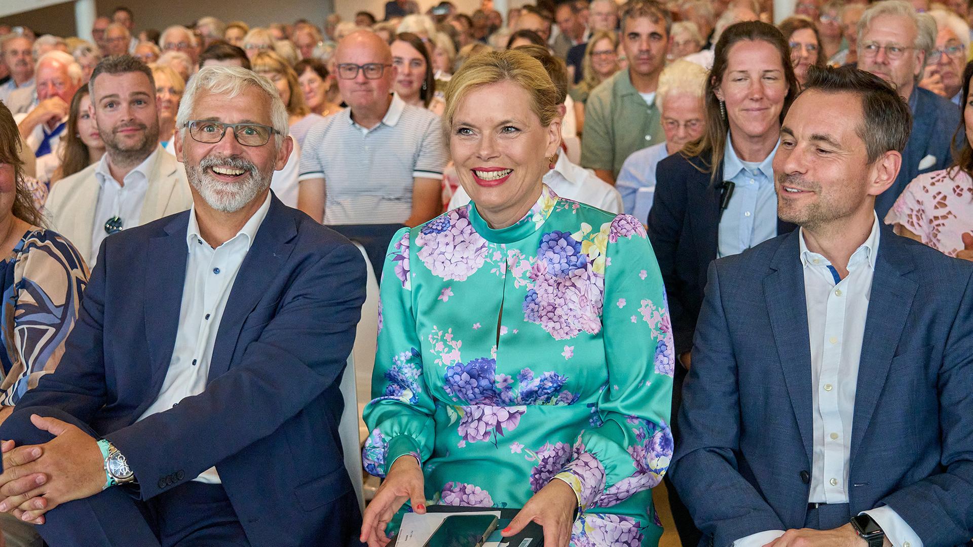 Nach Vergleich von Nius und taz: Linke fordert Klöckner zum Rücktritt auf