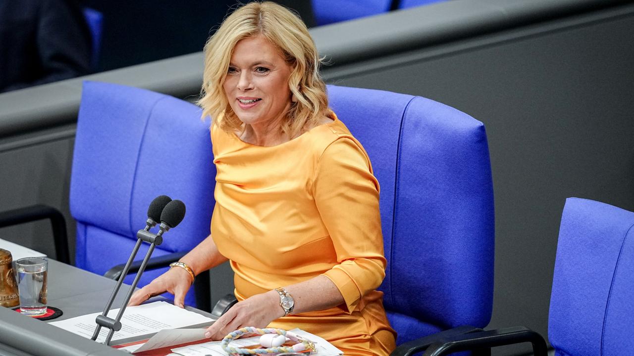 Ist Bundestagspräsidentin Klöckner neutral - oder polarisierend? |  tagesschau.de