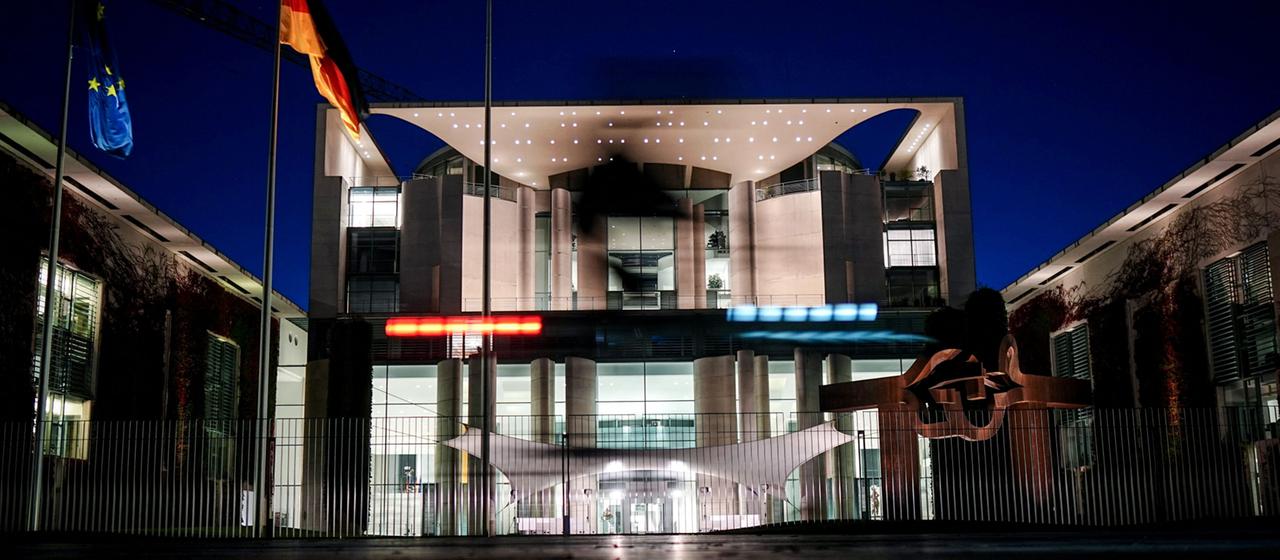 Das Bundeskanzleramt in der Nacht.