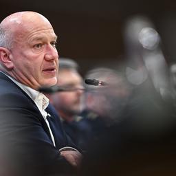 Berlins Regierender Bürgermeister Kai Wegner (CDU) spricht beim Pressebriefing am 06.01.2026. (Quelle: picture alliance/dpa/Britta Pedersen)