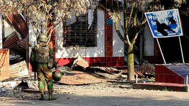 Ein Widerstandskämpfer der TNLA in Namhkam (Myanmar)