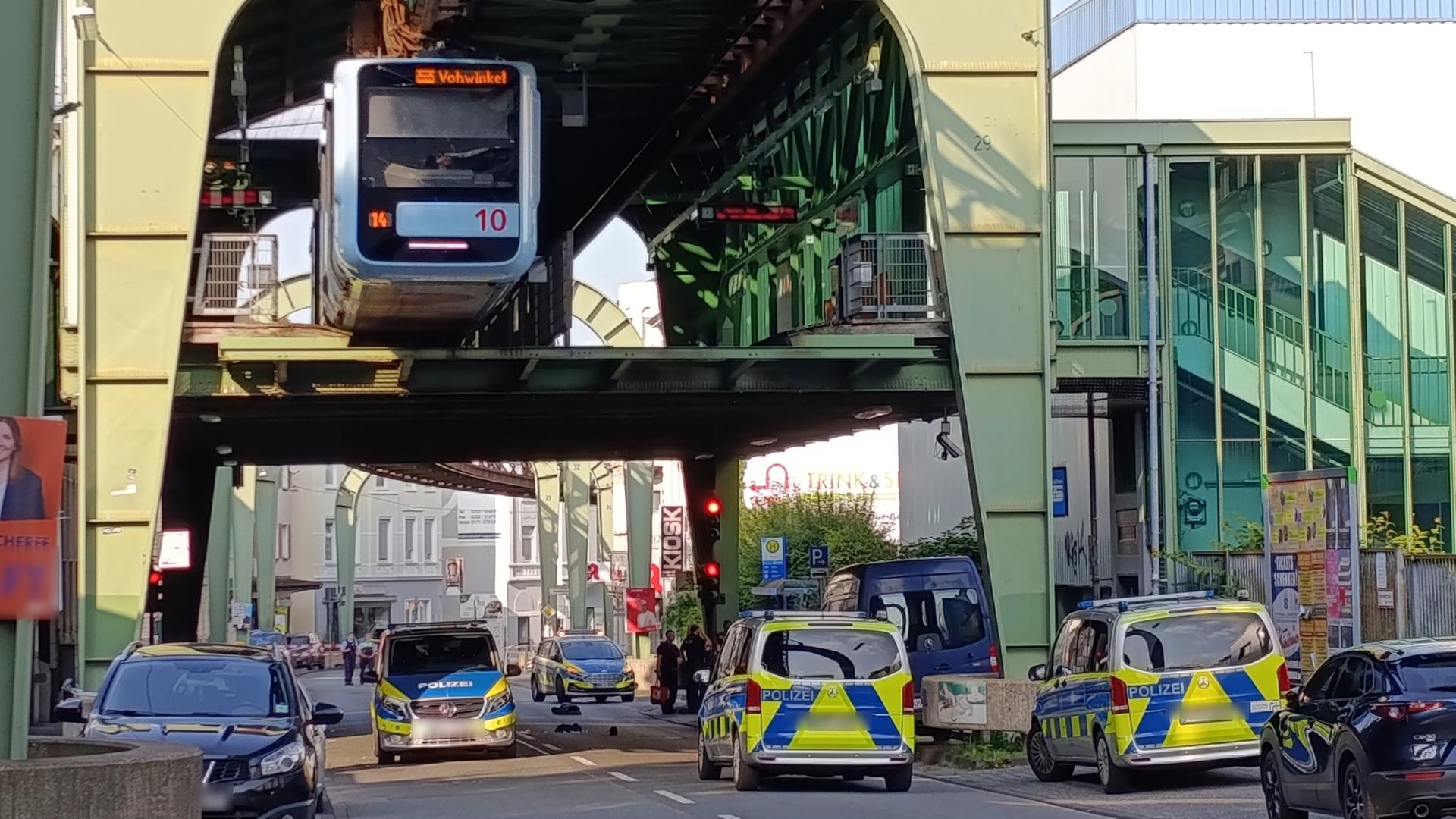 Polizei schießt Mann bei Großeinsatz in Wuppertal an