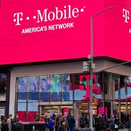 T-Mobile-Logo an einem Laden in den USA